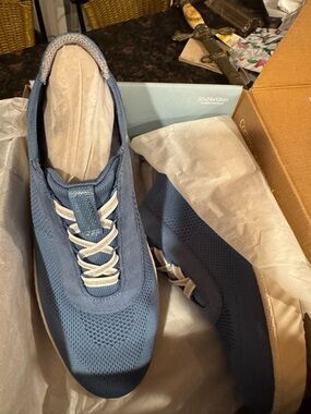 Blue Knit Slip-On Sneakers 
Lifestride W Sneakers
